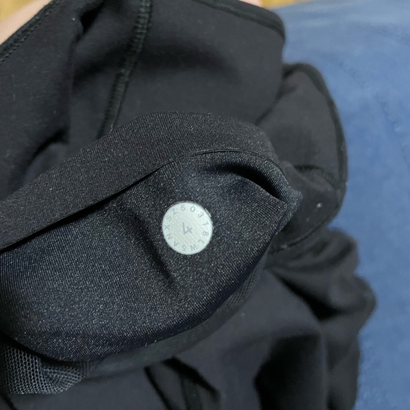 Lululemon In Movement 7/8 Tight *Everlux 25" - Picture 5 of 6